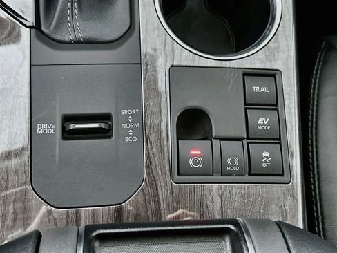 Used 2023 Toyota Highlander Limited AWD/4WD image 16