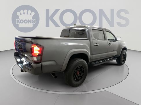 Used 2023 Toyota Tacoma SR5 AWD/4WD image 8