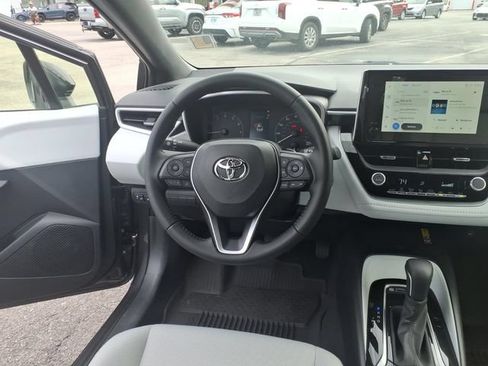 Used 2026 Toyota Corolla SE FWD image 11