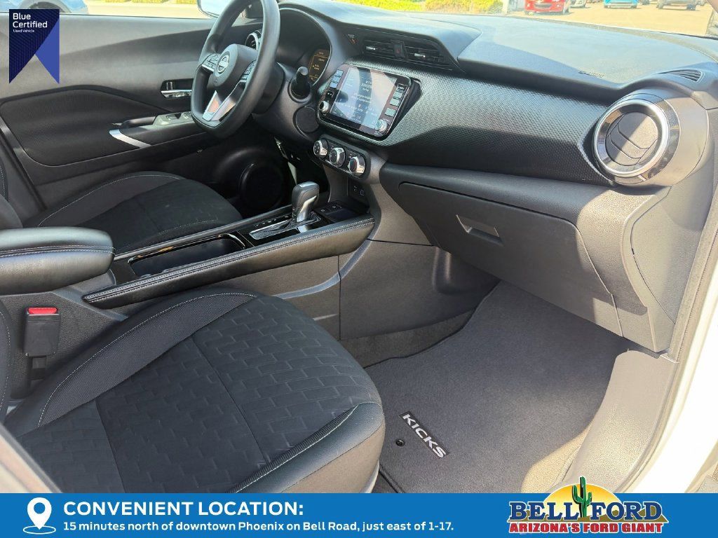 Used 2023 Nissan Kicks SV w/ Interior Electronics Package FWD image 9