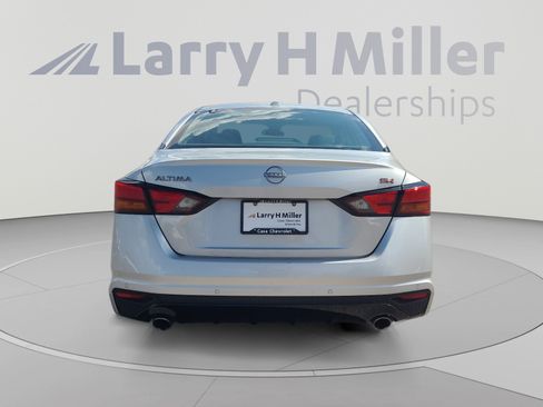Used 2024 Nissan Altima 2.5 SR FWD image 4