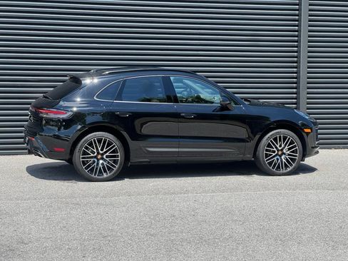 Certified 2025 Porsche Macan image 8