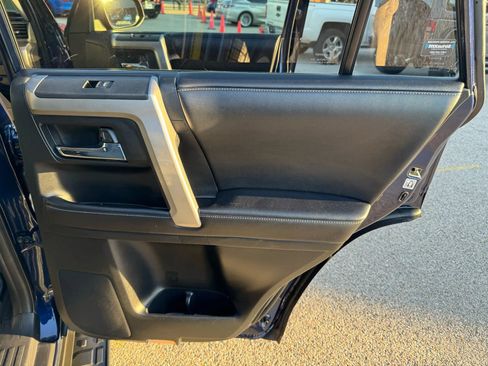 Used 2016 Toyota 4Runner SR5 Premium image 22