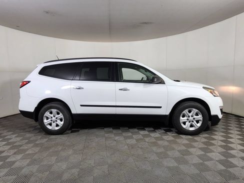 Used 2017 Chevrolet Traverse LS FWD image 7