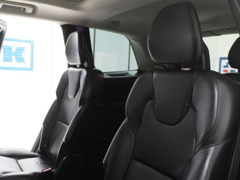 Used 2022 Volvo XC90 T6 Momentum w/ Advanced Package AWD/4WD image 25