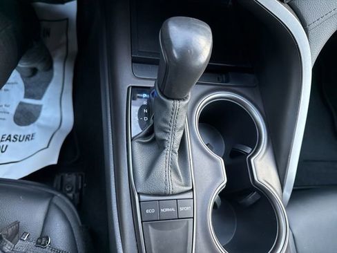 Used 2024 Toyota Camry SE image 18