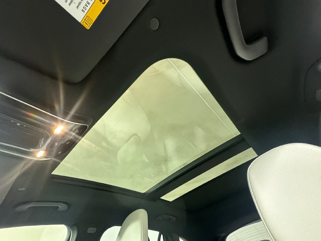 Used 2023 Mercedes-Benz GLC 300 w/ AMG Line image 7