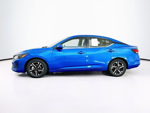 Used 2025 Nissan Sentra SV image 4