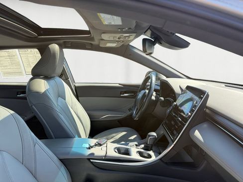 Used 2020 Toyota Avalon XLE w/ Moonroof Package FWD image 16