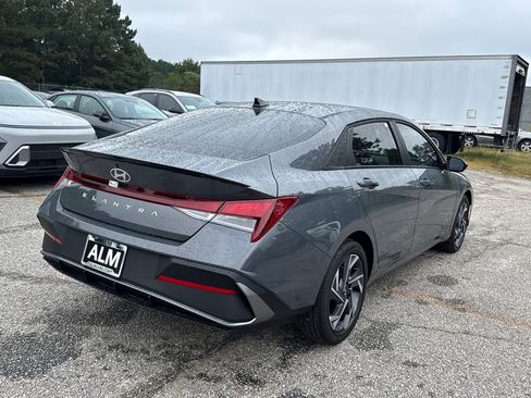 New 2025 Hyundai Elantra Sport image 5