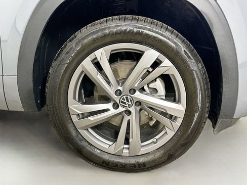 Used 2024 Volkswagen Atlas Cross Sport SEL R-Line AWD/4WD image 11