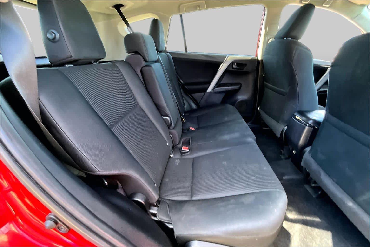 Used 2017 Toyota RAV4 LE FWD image 21
