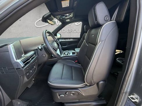 Used 2026 Cadillac Escalade ESV Luxury w/ Touring Package AWD/4WD image 19