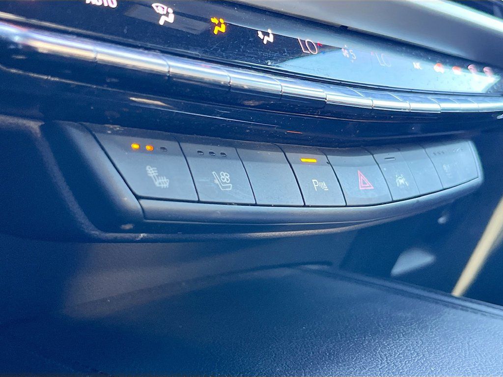Used 2024 Cadillac XT4 Sport FWD image 19