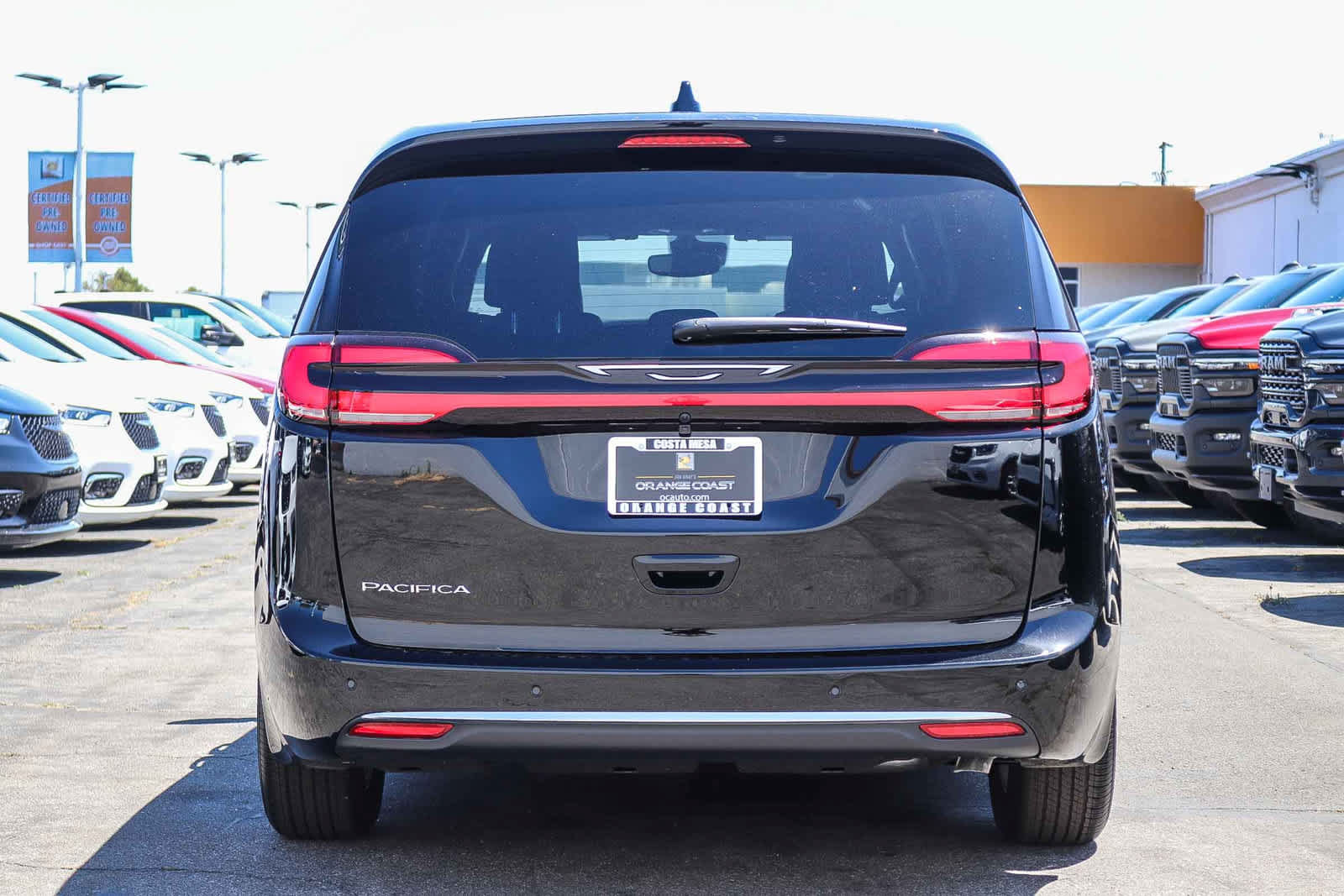 New 2027 Chrysler Pacifica Select FWD image 5