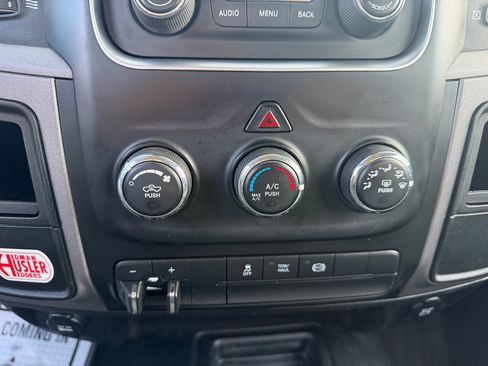 Used 2014 RAM 2500 Tradesman w/ Chrome Appearance Group image 29