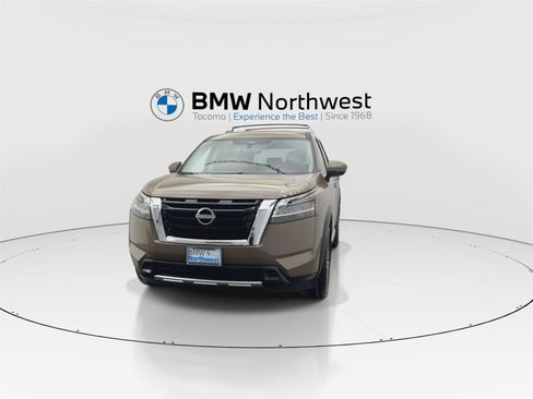 Used 2023 Nissan Pathfinder Platinum w/ Cargo Package AWD/4WD image 8