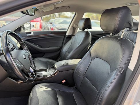 Used 2016 Kia Cadenza image 12