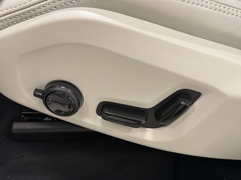 New 2026 Volvo XC60 B5 Ultra w/ Protection Package Premier image 24