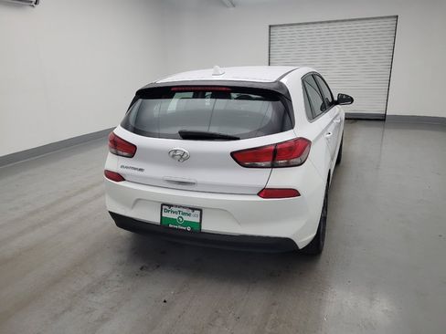 Used 2019 Hyundai Elantra GT FWD image 7
