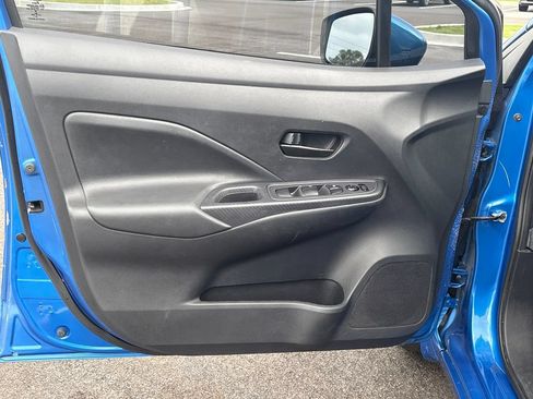 Used 2021 Nissan Versa S FWD image 3