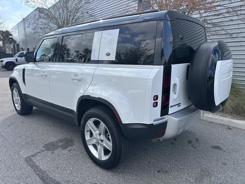 Used 2023 Land Rover Defender 110 SE image 3