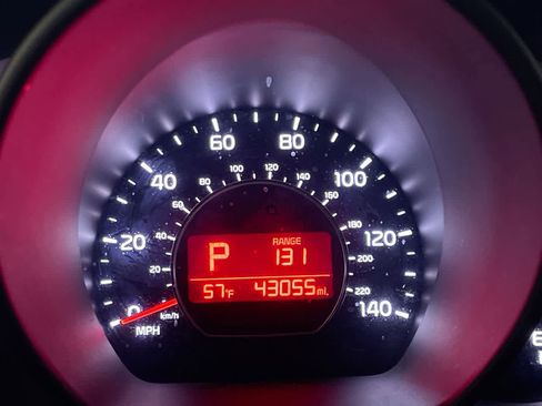 Used 2016 Kia Soul + image 15