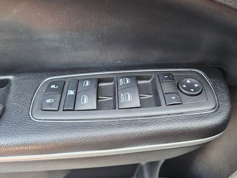 Used 2022 Chrysler 300 Touring L w/ Popular Equipment Group image 17