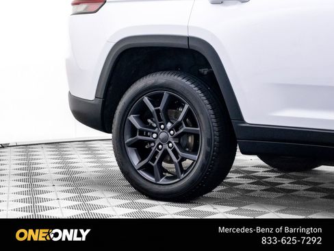 Used 2025 Jeep Grand Cherokee Limited AWD/4WD image 39