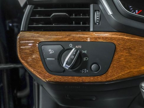 Used 2023 Audi A4 2.0T Premium w/ Convenience Package image 27