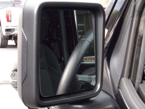 Used 2023 Jeep Gladiator Overland w/ Cold Weather Group image 22