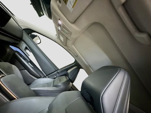 Used 2024 Nissan Ariya AWD image 27