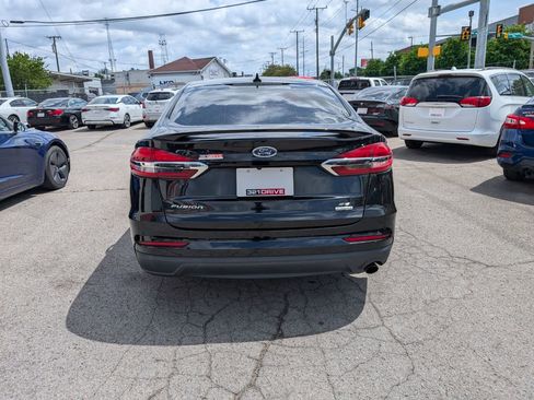 Used 2019 Ford Fusion SE w/ Equipment Group 151A FWD image 7