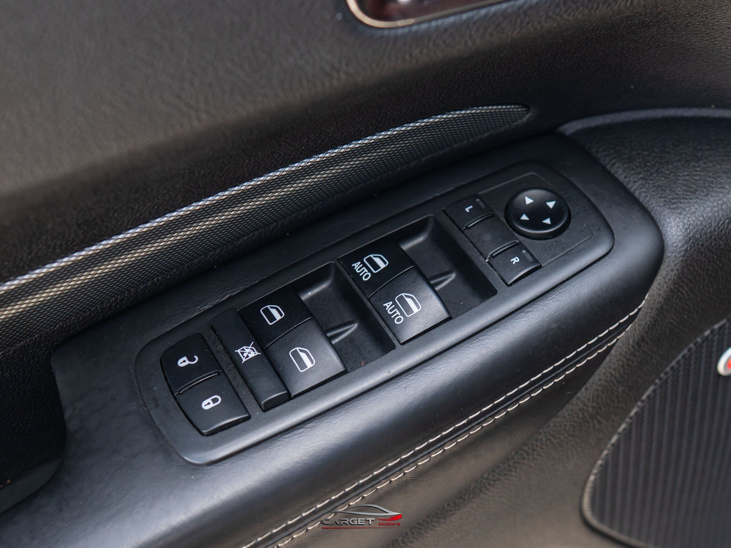 Used 2018 Dodge Durango SRT w/ Technology Group AWD/4WD image 42