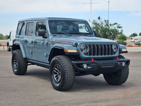 Used 2024 Jeep Wrangler Unlimited Rubicon image 3