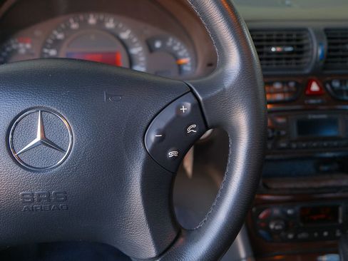 Used 2002 Mercedes-Benz C 320 Sedan image 17