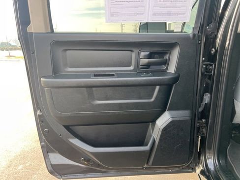 Used 2018 RAM 1500 ST w/ SXT Appearance Group image 14