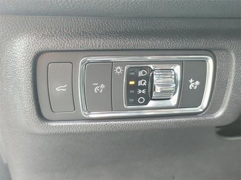 Used 2022 Lincoln Corsair Standard w/ Equipment Group 101A image 30