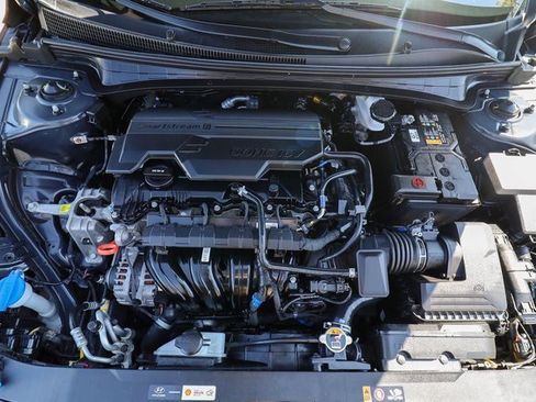 Used 2024 Hyundai Elantra SE image 40