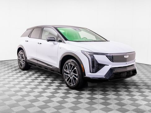 New 2026 Cadillac Optiq Sport 1 w/ LPO, Floor Liner Package AWD/4WD image 7