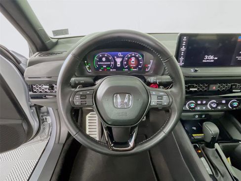 Used 2025 Honda Accord Sport image 16