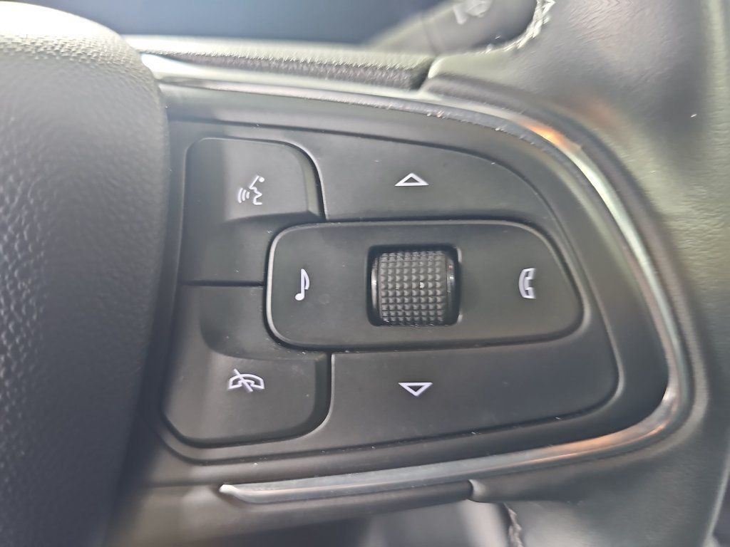 Used 2024 Buick Envista Sport Touring w/ Convenience I Package FWD image 23