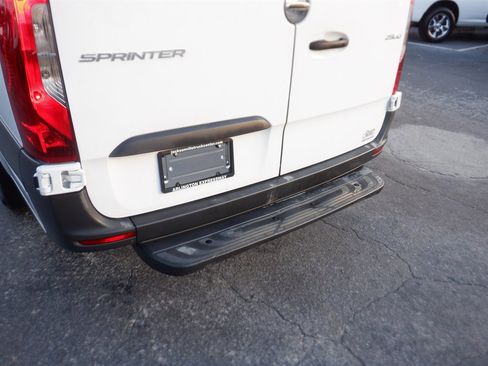 Used 2021 Freightliner Sprinter 2500 image 4