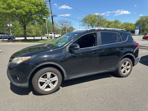 Used 2013 Toyota RAV4 XLE AWD/4WD image 4
