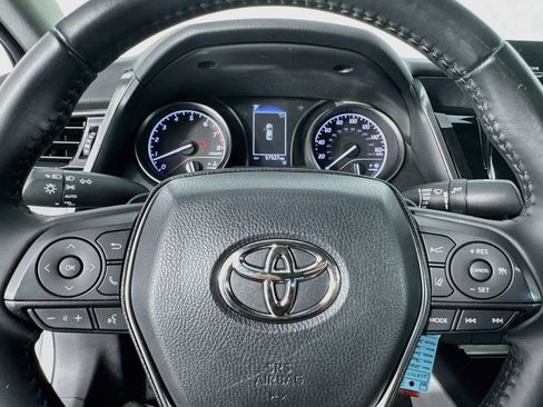 Used 2021 Toyota Camry SE FWD image 16