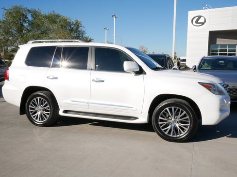 Used 2010 Lexus LX 570 4WD image 13