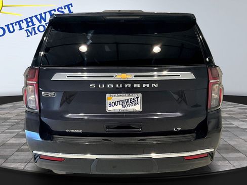 Used 2024 Chevrolet Suburban LT w/ Luxury Package AWD/4WD image 5