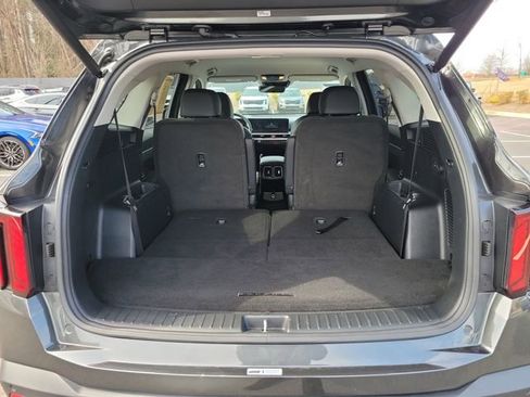 Certified 2025 Kia Sorento EX AWD/4WD image 9