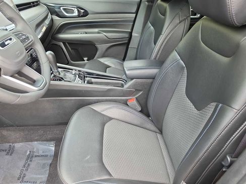 Used 2025 Jeep Compass Latitude w/ Convenience Group image 15