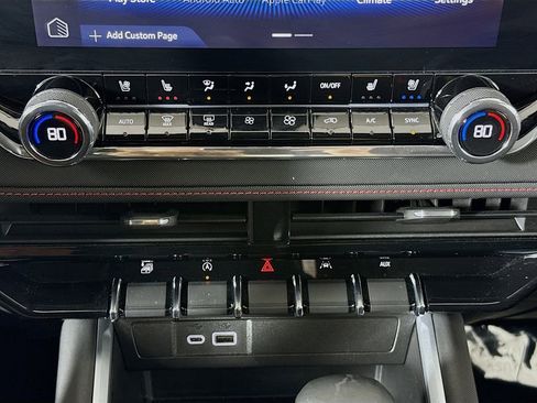 Used 2023 Chevrolet Colorado Z71 w/ Z71 Convenience Package 2 image 15